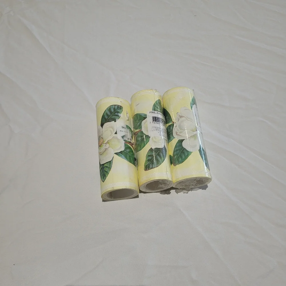 Floral Wallpaper Border with Green Leaves Gardenia Flower 4 Yards Pre Pasted